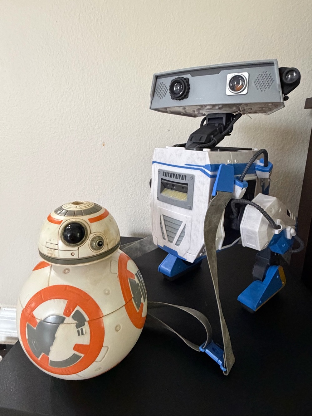Star Wars Disney Parks BDX and BB-8 Spherical Droid popcorn bin and sipper